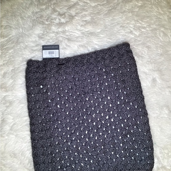 Eddie Bauer gray knitted infinity scarf size 0/S - Picture 4 of 5